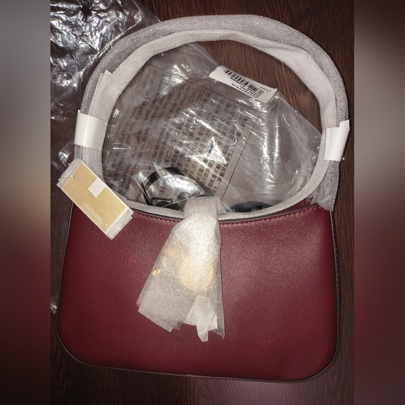 NEW Michael Kors Lyra Shoulder Bag - Picture 10 of 10